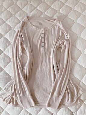 𝜗𝜚 american eagle barely pink ribbed long sleeve henley shirt